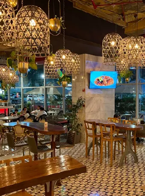 Un paraíso gastronómico con 7 estaciones culinarias que fusionan sabores únicos. Unión Market