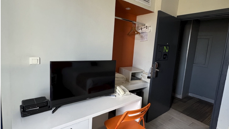 Cuentan con: TV, aire acondicionado, teléfono, WiFi, caja fuerte.