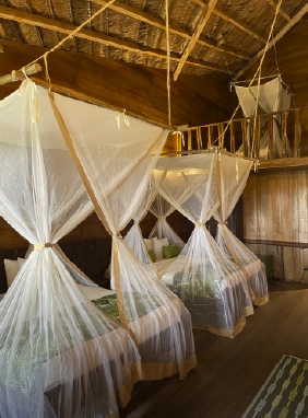 -Cama King-Amplia sala con sofá y comedor-Cafetera y minibar-WiFi, caja fuerte, aire acondicionado, TV-Tina o ducha, amenities, secador de cabello-Balcón privado con vistas exclusivas
Ver más
Suite Presidencial