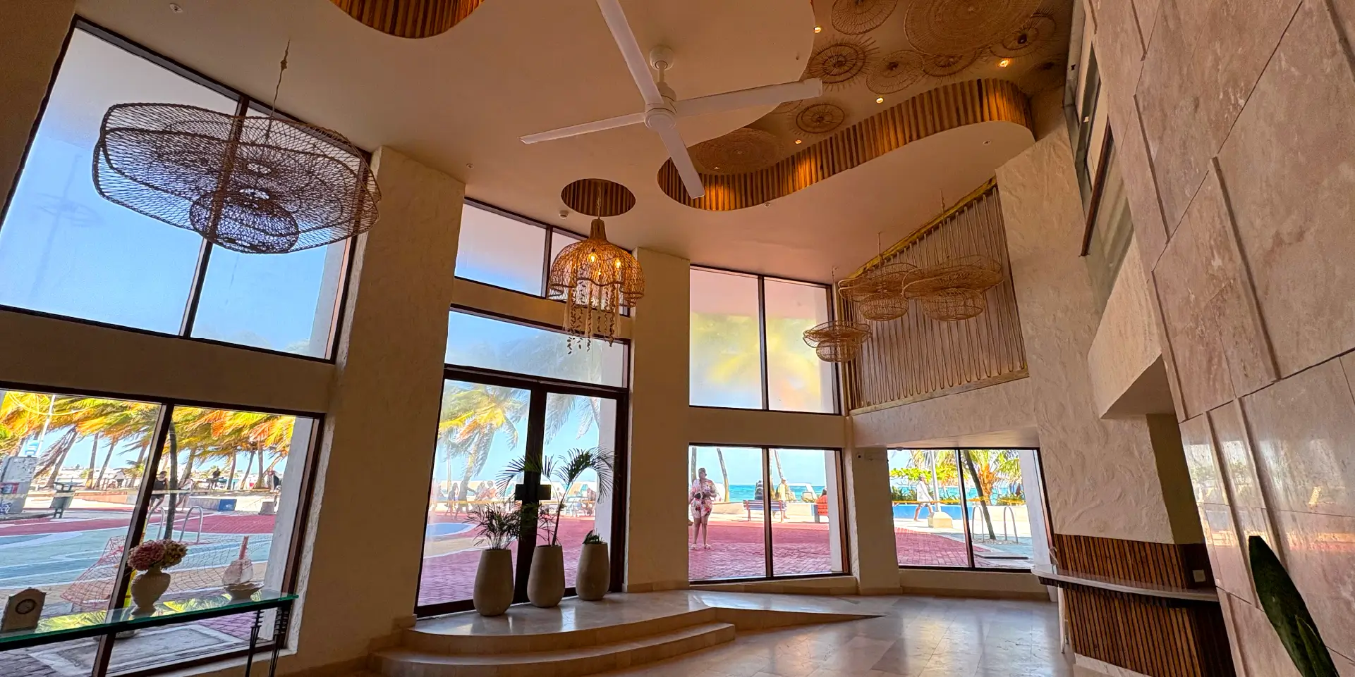 on-vacation-colombia-destino-san-andres-hotel-tone-1920x960px 7 3 (1)