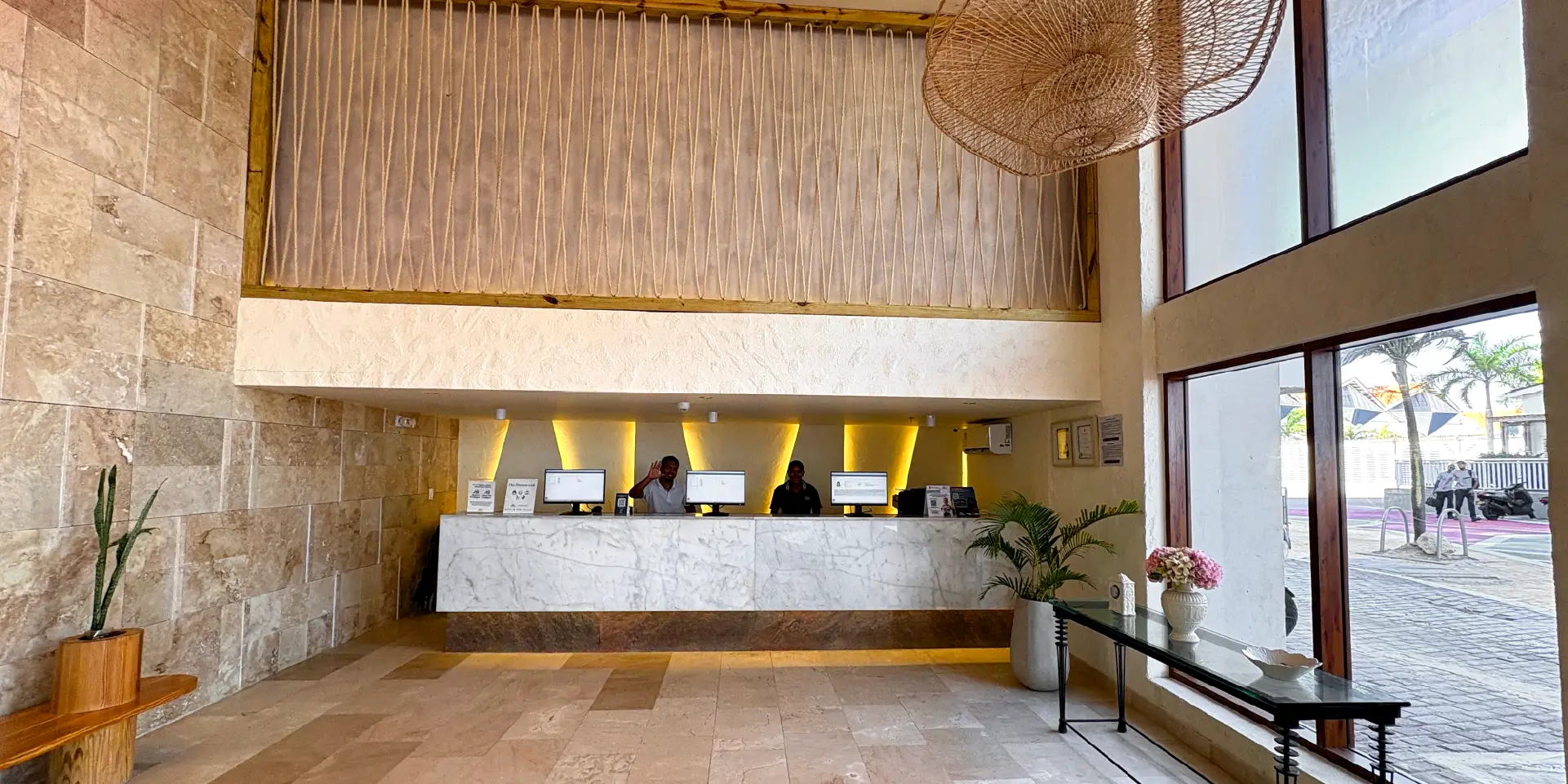 on-vacation-colombia-destino-san-andres-hotel-tone-1920x960px 7 6 (1)