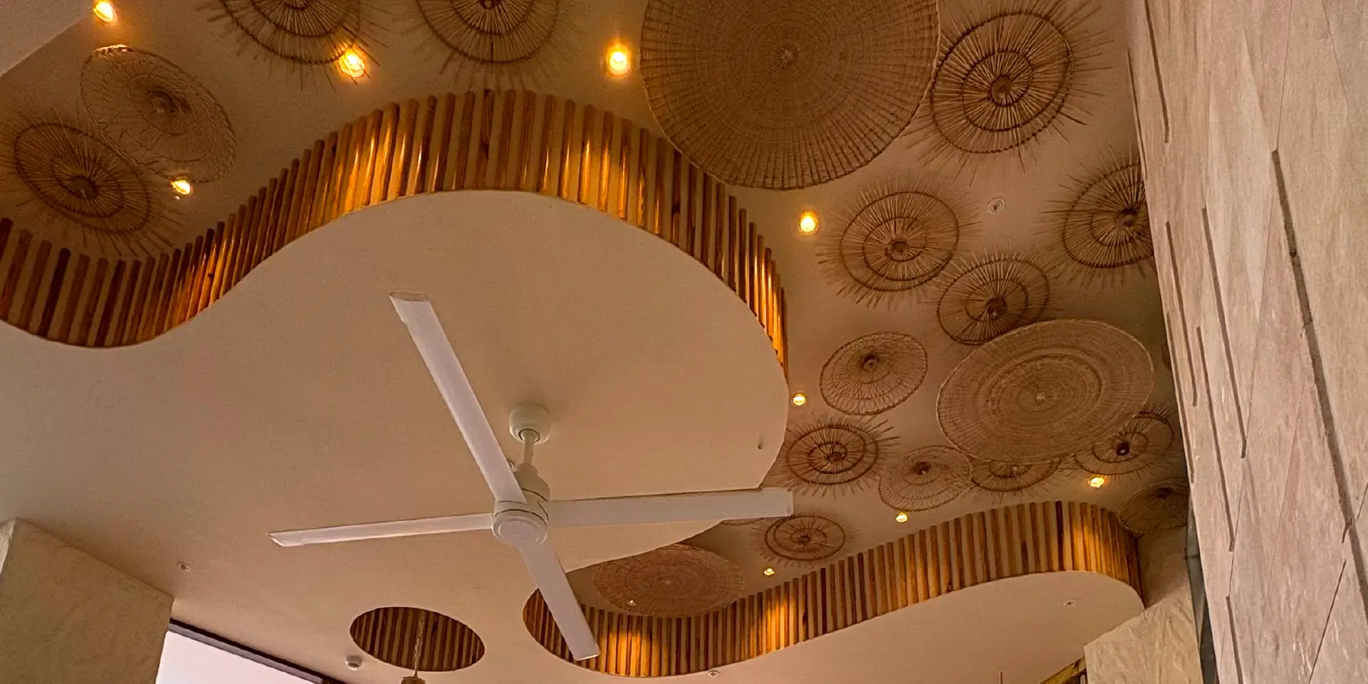 on-vacation-colombia-destino-san-andres-hotel-tone-1920x960px 7 7 (1)