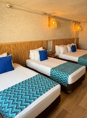 1 cama doble, 2 cama sencilla, capacidad: 3 personas.
Ver más
Triple